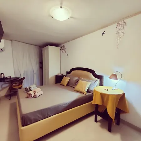 The Second Floor 4* Nápoles