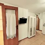 The Second Floor 4* Naples