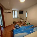 The Second Floor 4* Naples
