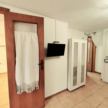 The Second Floor 4* Neapel